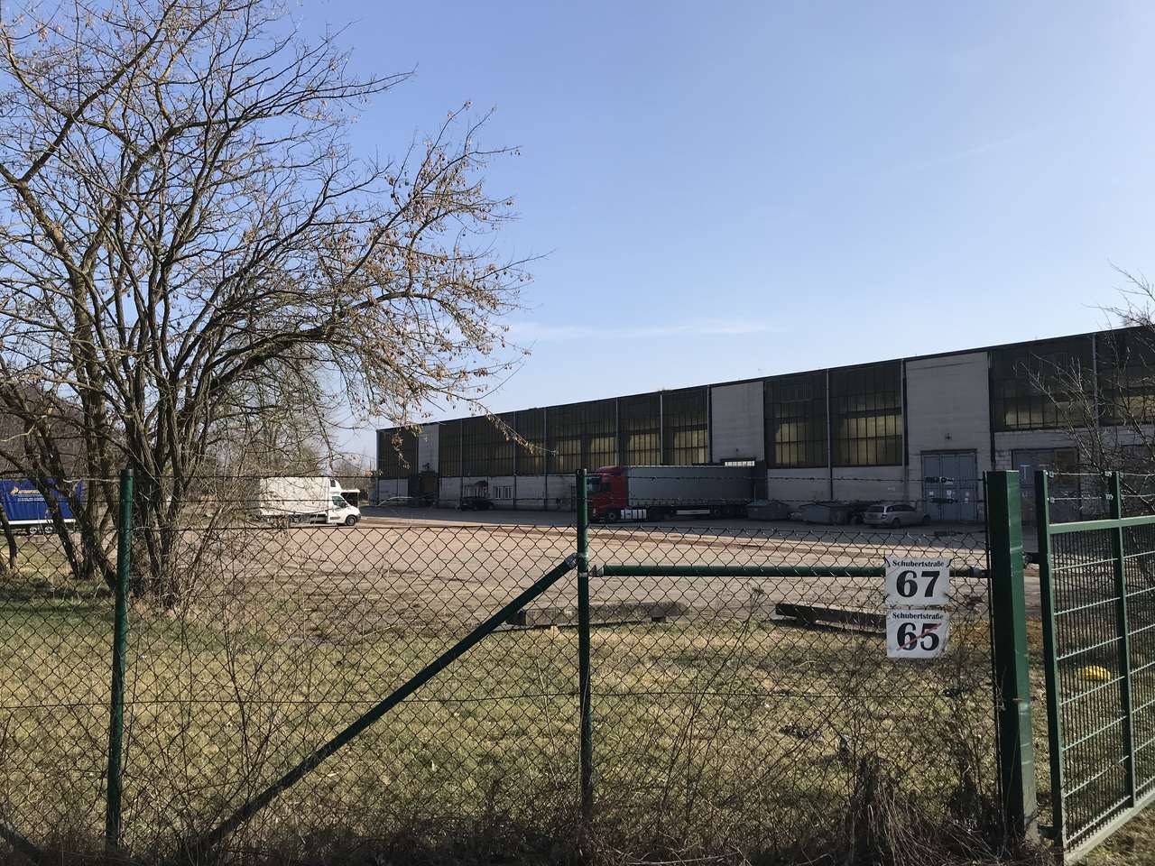 *Provisionsfrei* Lagerhalle mit Büro und Sanitär