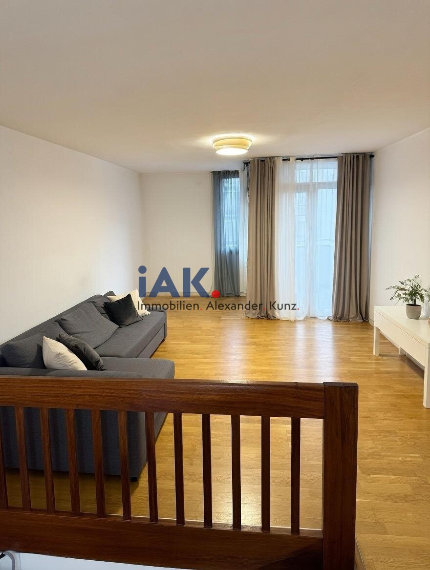 Charmante 2-Zimmer‑Maisonette mit Balkon & EBK in Charlottenburg - ideal zum Wohlfühlen